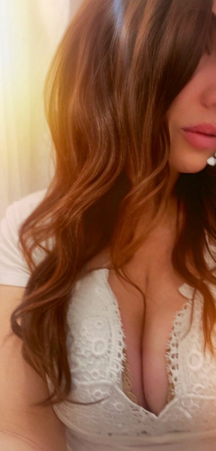 Big Tits MILF Smoken Hot #uAY6daNe