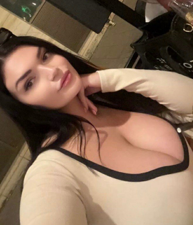 Busty English Rose #vSN9Ax3C
