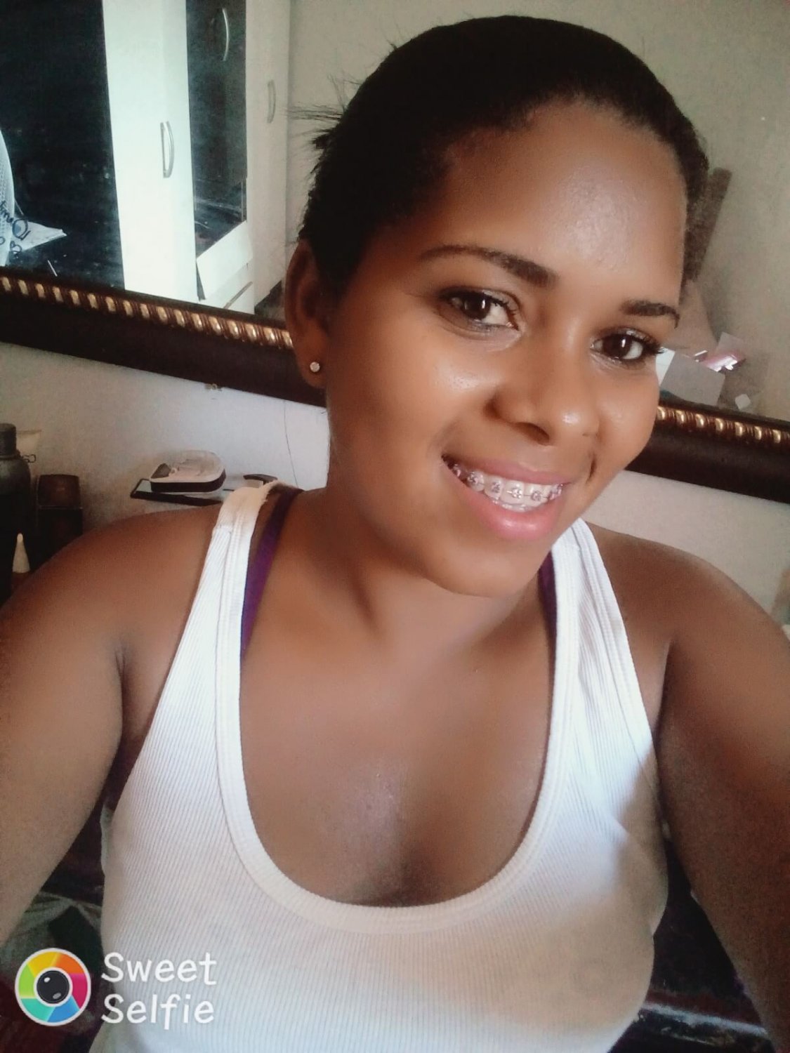 Morena brincando com a xoxota #cxTLrcTR