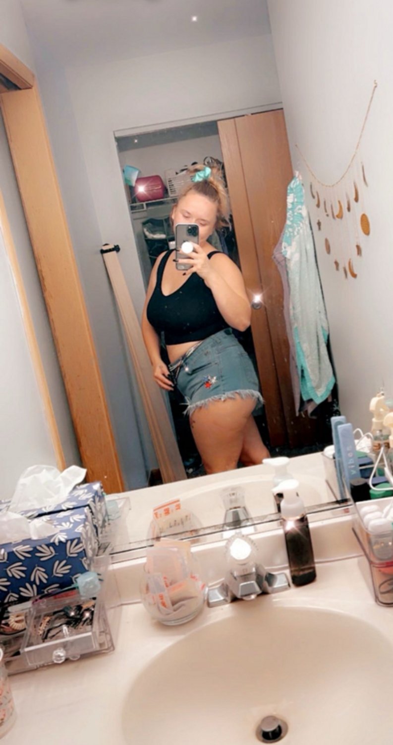 Liv Pawg snowbunny slut from Chicago #Cf7xb1Kj
